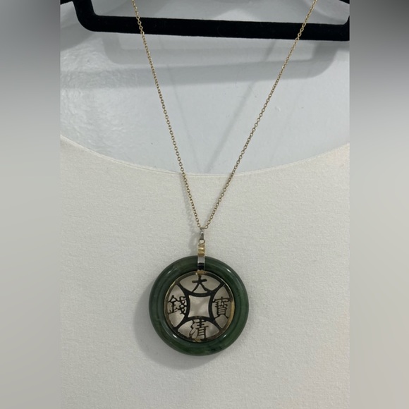 JADEITE Green and Gold-Tone Pendant - Picture 6 of 11